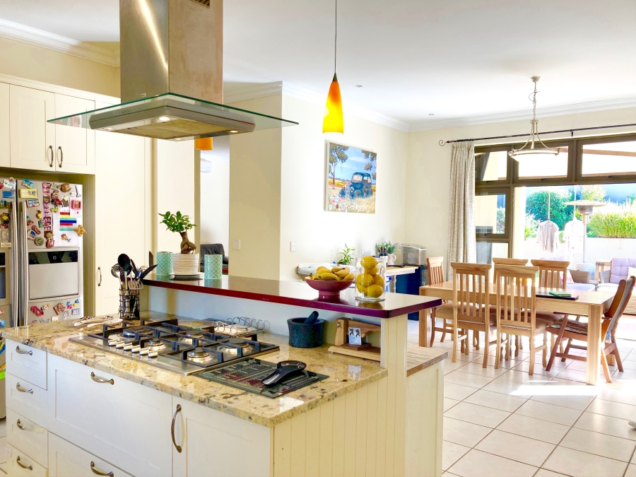 To Let 3 Bedroom Property for Rent in Avignon Western Cape